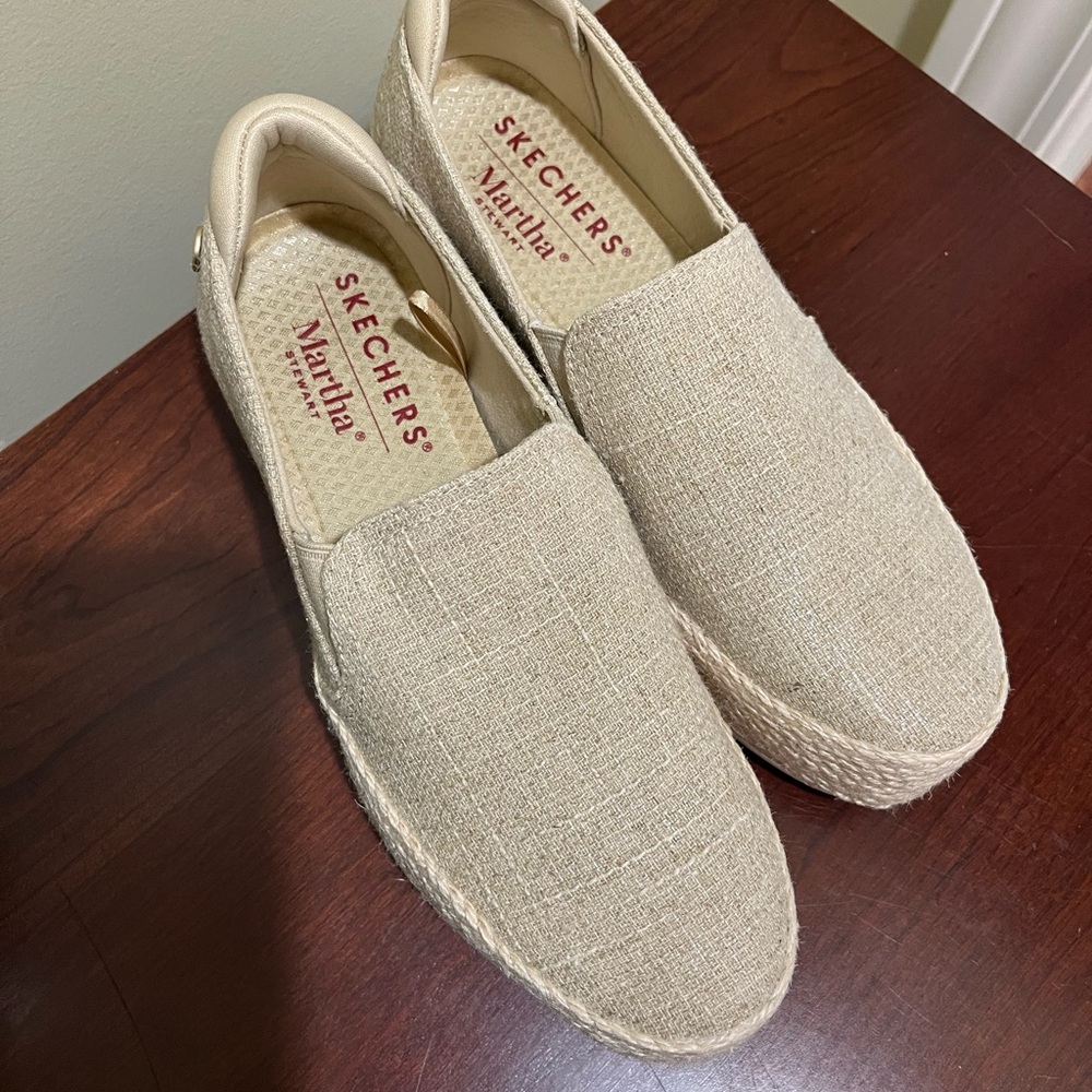 Skechers Martha Stewart Cream Textured Slip-On Shoes - Picture 7 of 10